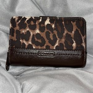 COACH ❤️ Cheetah Wallet